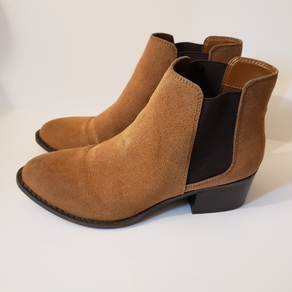 𝅺forever 21 Suede Ankle Boots